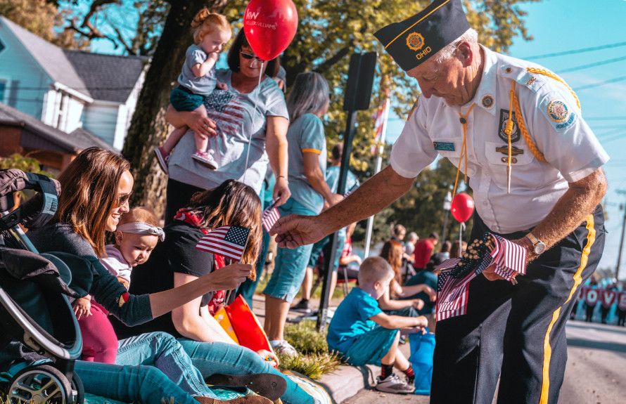 Arts in the Alley Parade
