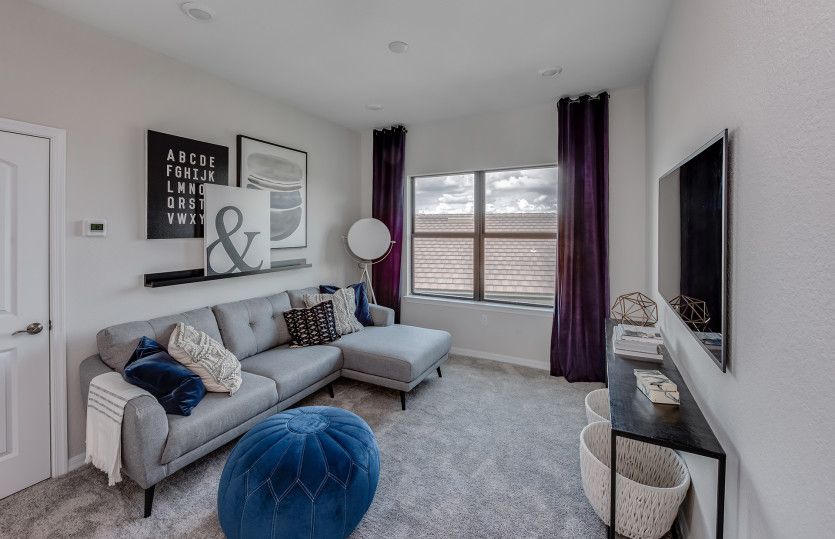 Versatile Upstairs Loft