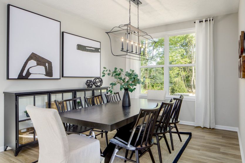 Formal Dining Room, Perfect for Entertaining