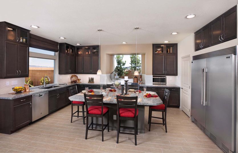 Kitchen with large island