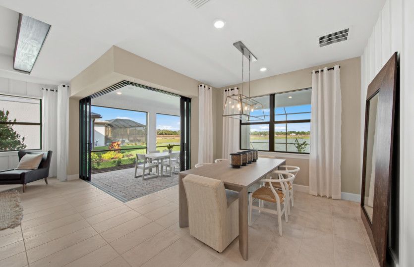 Café with easy access to the covered lanai