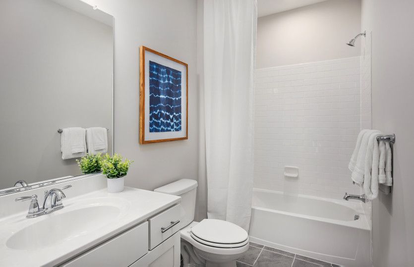 Hall Bathroom for Secondary Bedrooms