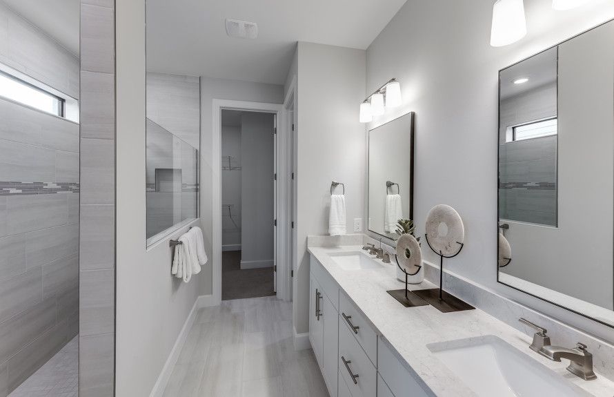 Luxurious Owner's Bath