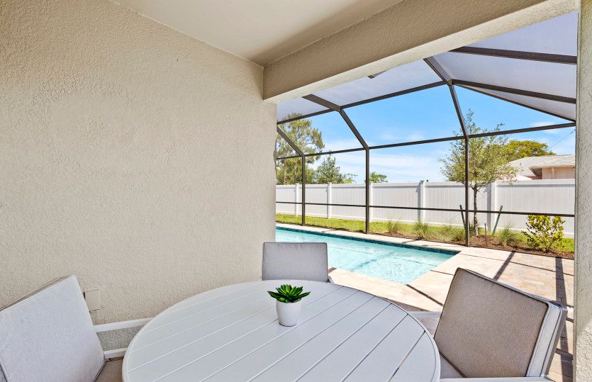 Covered lanai space