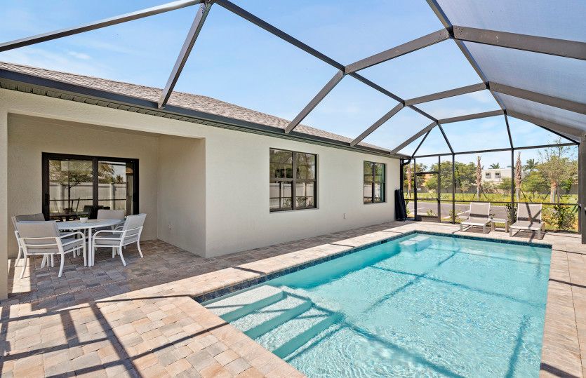 Screened-in lanai with pool