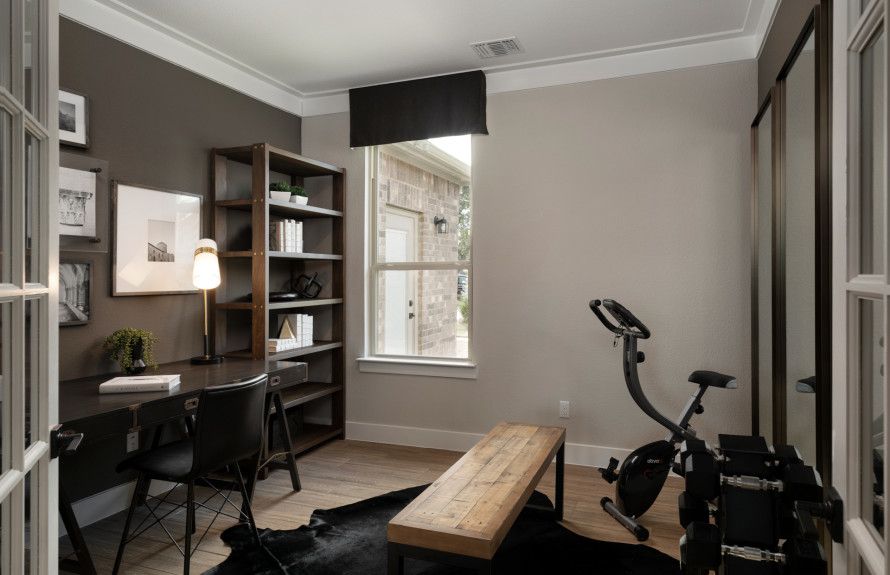 Flexible living space or optional study