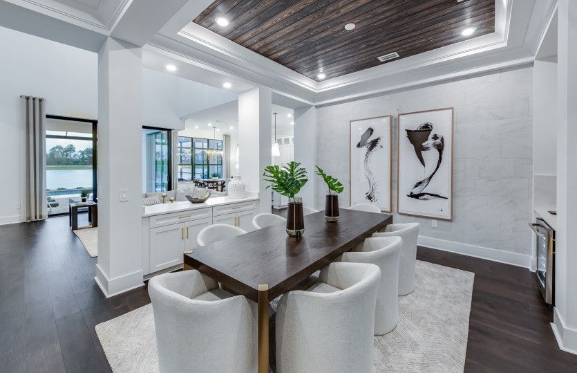 Designated dining space, perfect for hosting