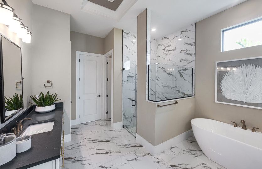Stand alone tub for soaking