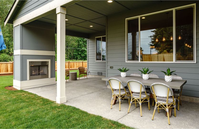 Rear covered patio