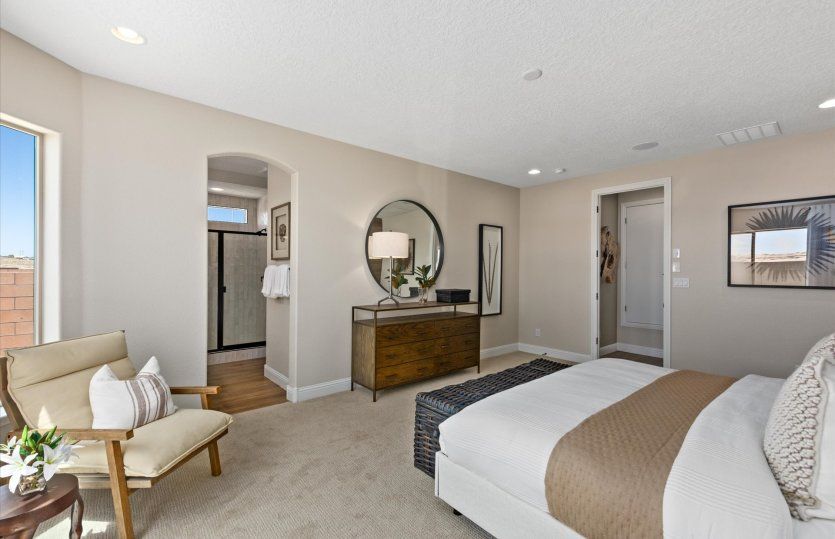 Enjoy a private owner's bath and large walk-in closet in the owner's suite.