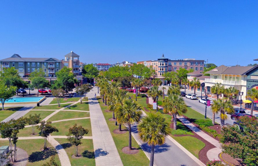 Dine-Shop-Play. Market Common