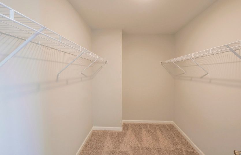Large Owner's Walk-in Closet