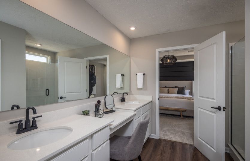 Owner's Spa w/ Double Sinks