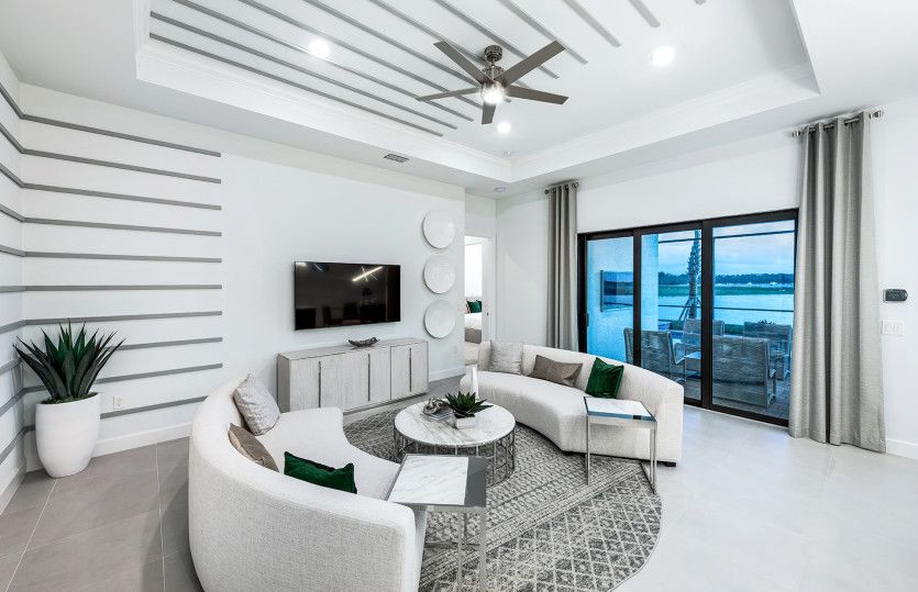 Gathering room with sliding glass doors to lanai