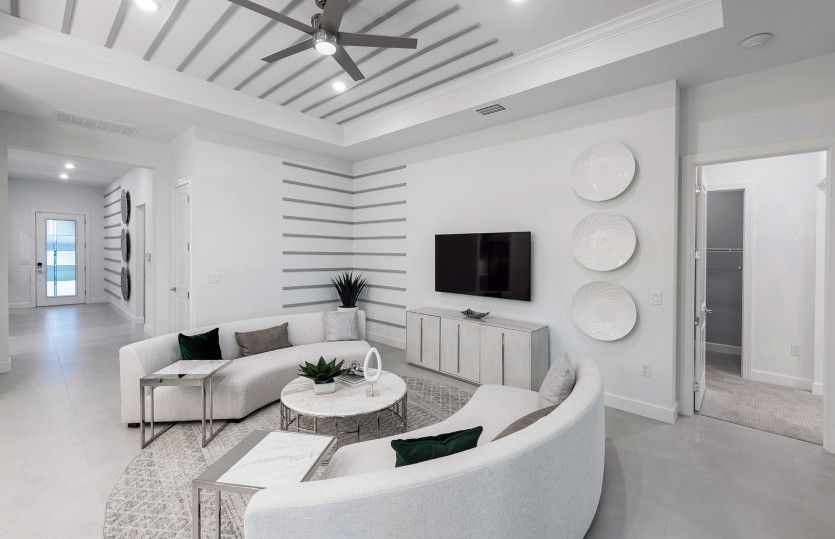 Gathering room with plenty of room to entertain