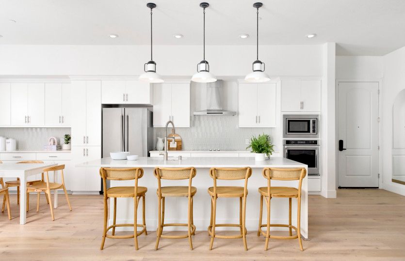 Impressive kitchen with decorative lighting