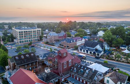 Close to Historic Leesburg