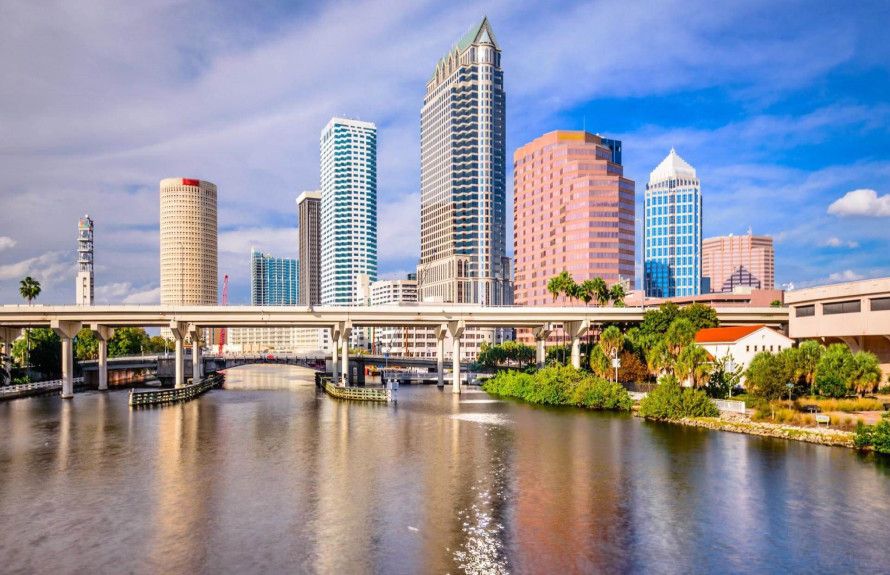 Easy Access to Downtown Tampa