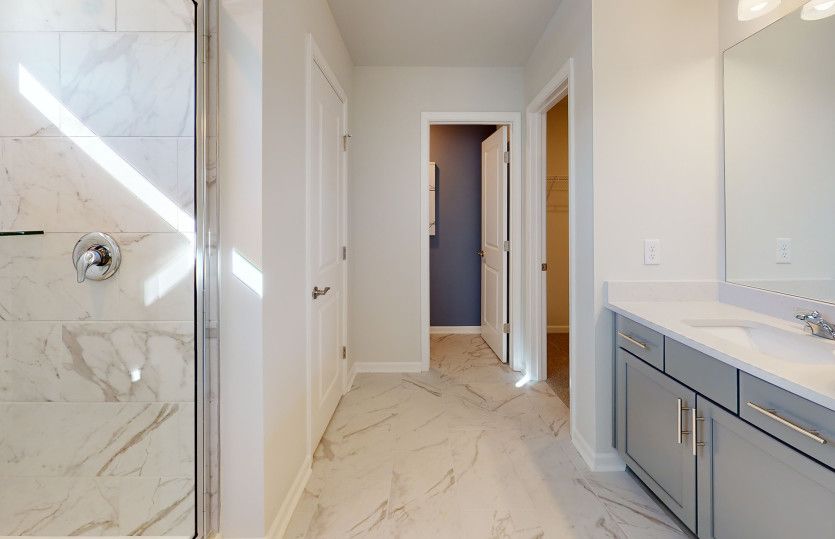 Frazier Owner's Bath
