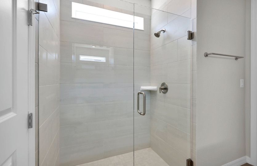 Crestmere  | Owner's Shower