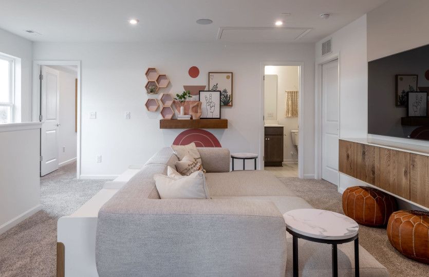 Spacious Second Floor Loft