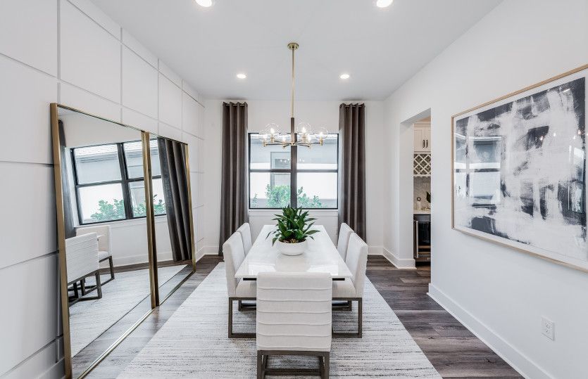 Café located off the kitchen