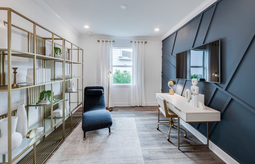 Flex room, perfect space for a home office