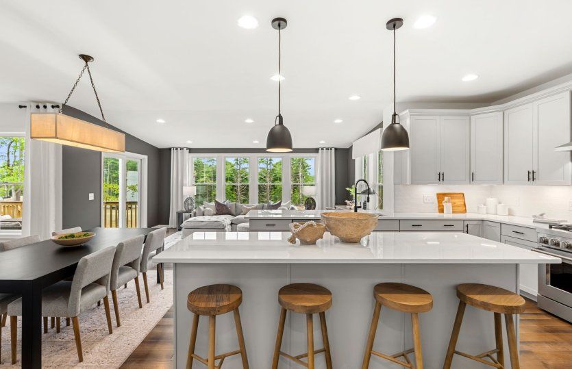 Eat-In Kitchen