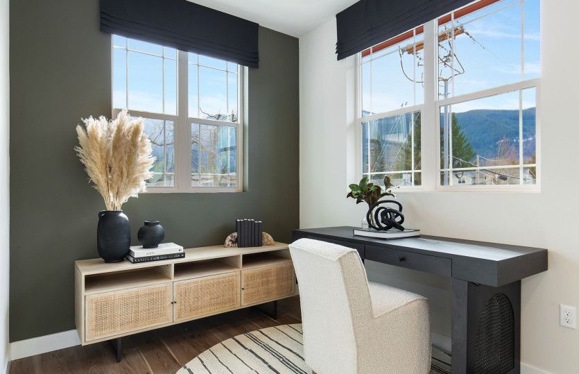 Large Flex Space with ample windows
