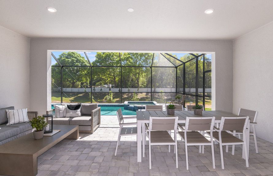 Spacious Covered Lanai