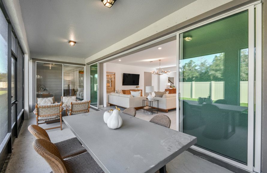 Entrainer's Dream Lanai