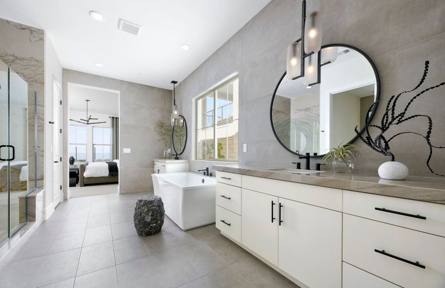 Venice Model Owner's Bathroom