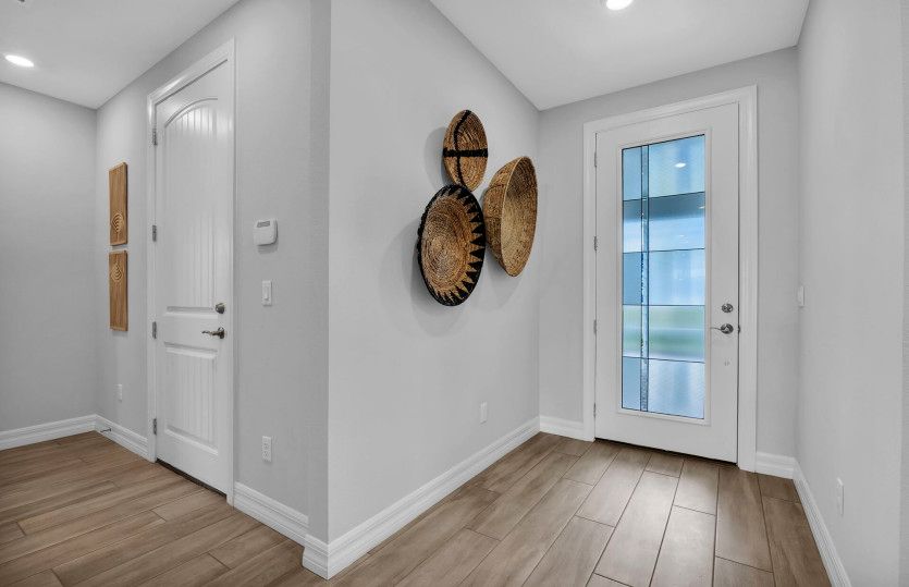 Mystique | Foyer