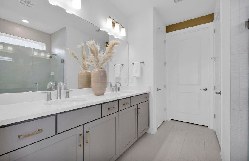 Contour | Owner's Bathroom