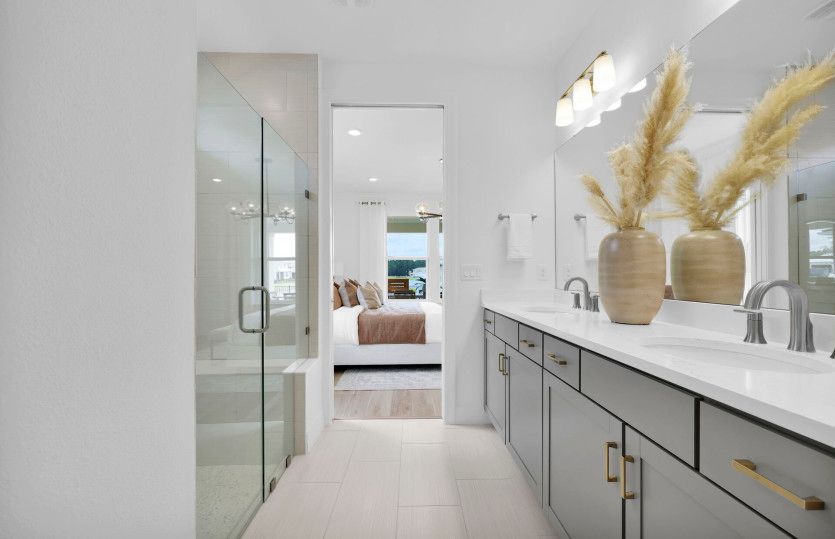 Contour | Owner's Bathroom