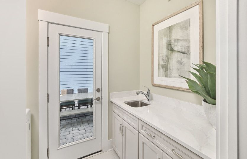 Laundry room with sink