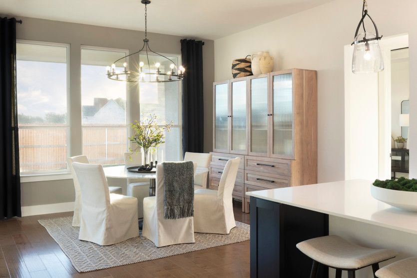 Dining Area Overlooking the Backyard Patio