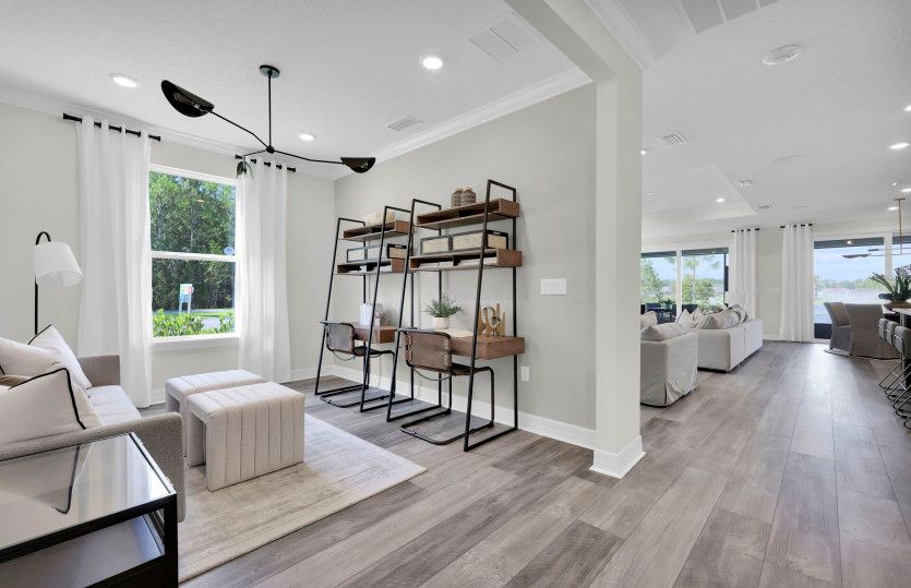 Mystique | Foyer
