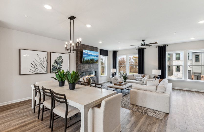 Open Floor Plan Makes Entertaining a Breeze