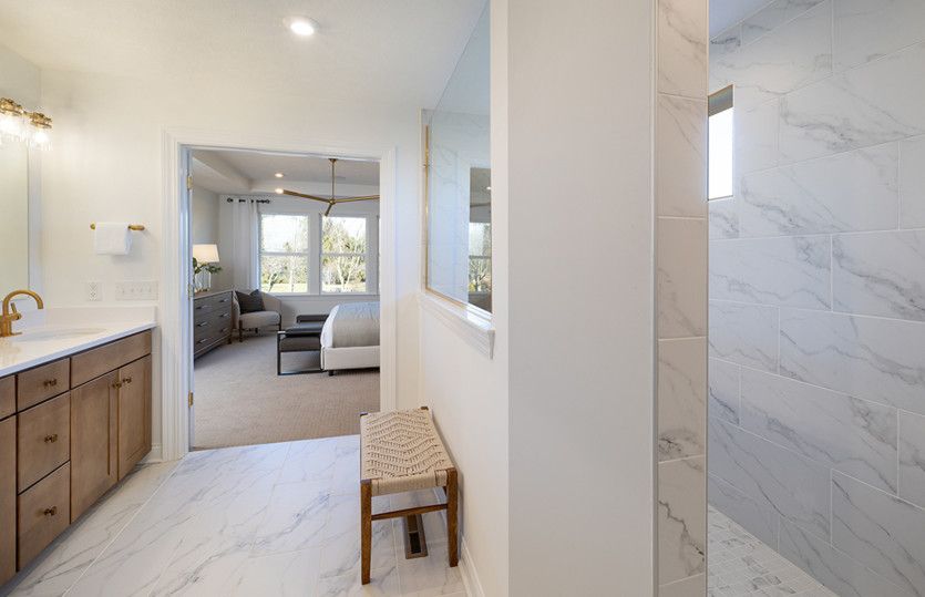 Owner's Bath with Walk-in Shower (opt)