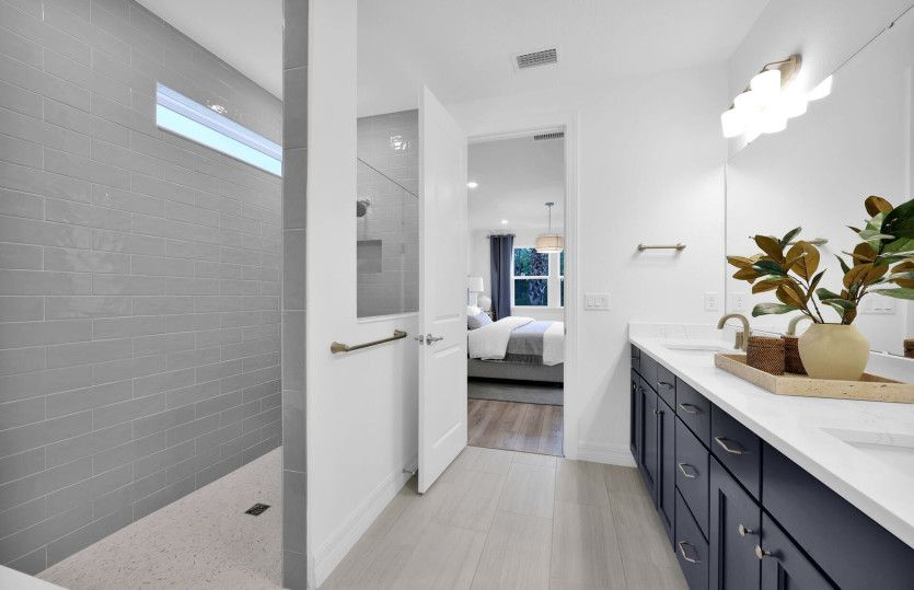 Ashby Grand | Owner's Walk-In Shower