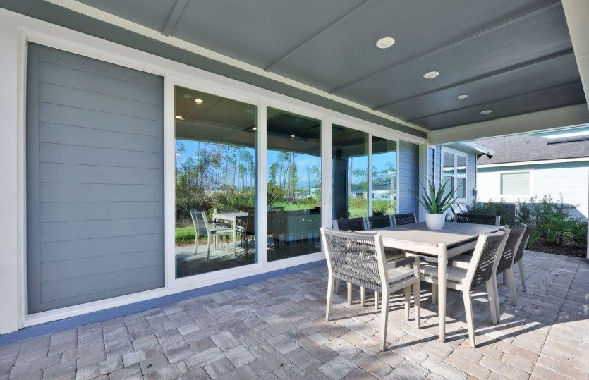 Whitestone | Covered Lanai