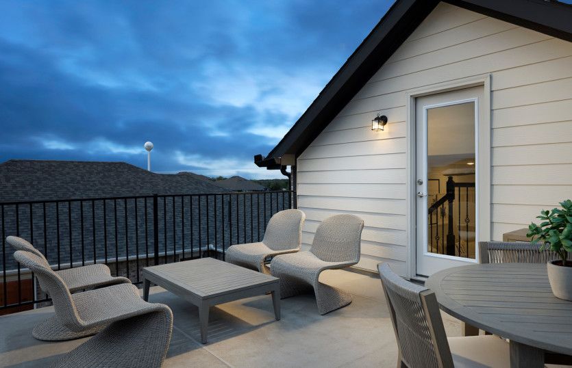 Spacious Rooftop Deck