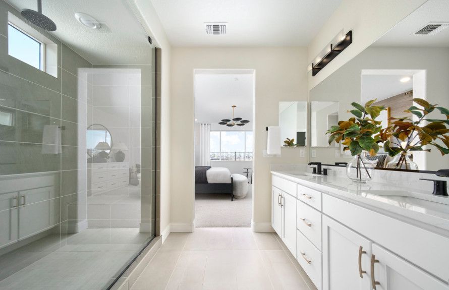Plan 6 - Owner's suite bath