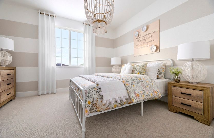 Secondary bedroom with spacious closet
