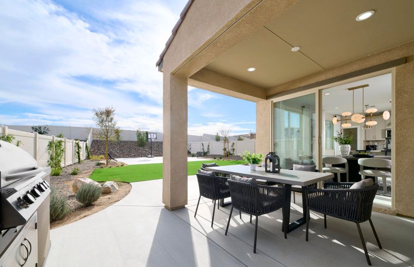 Model Backyard (Model at Alberhill Ranch)