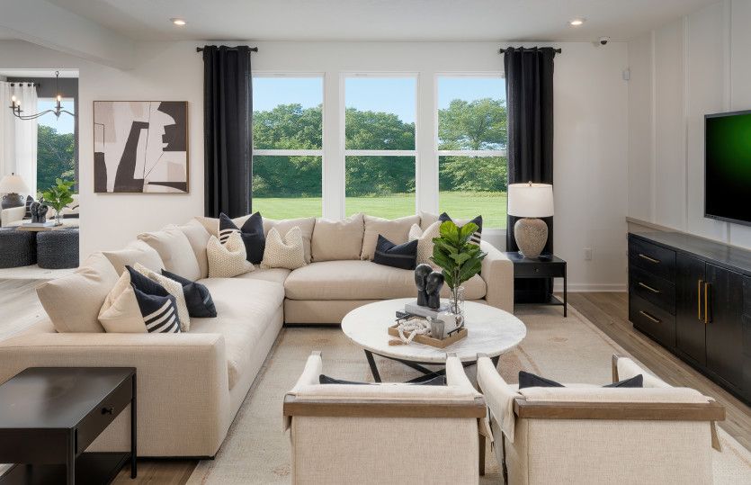 Cozy Gathering Room, Perfect for Family Movie Night