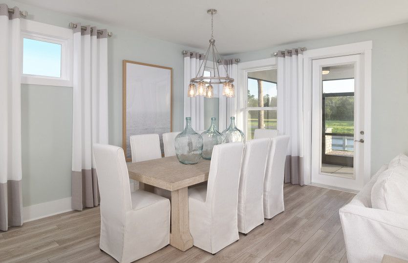 Café area for casual and formal dining.