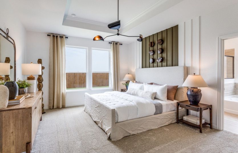 Owner's Bedroom with Tray Ceiling