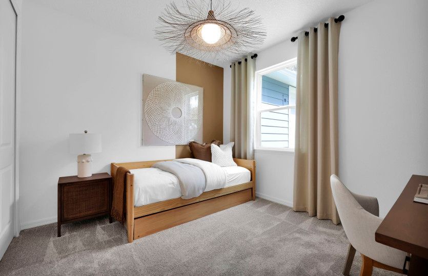 Trailside Select | Secondary Bedroom